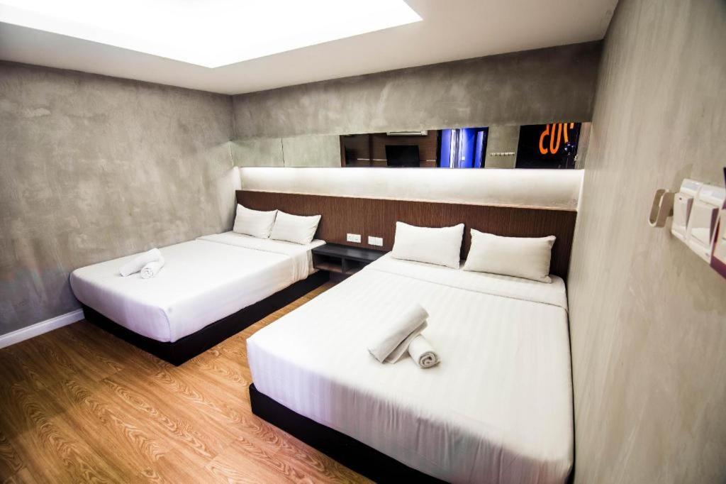 Monaco Boutique Hotel Sadong Jaya Кота-Кинабалу Экстерьер фото