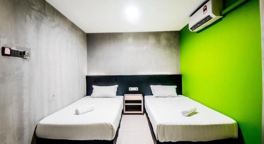 Monaco Boutique Hotel Sadong Jaya Кота-Кинабалу Экстерьер фото