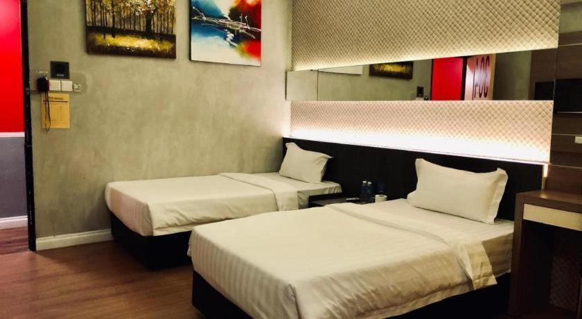 Monaco Boutique Hotel Sadong Jaya Кота-Кинабалу Экстерьер фото