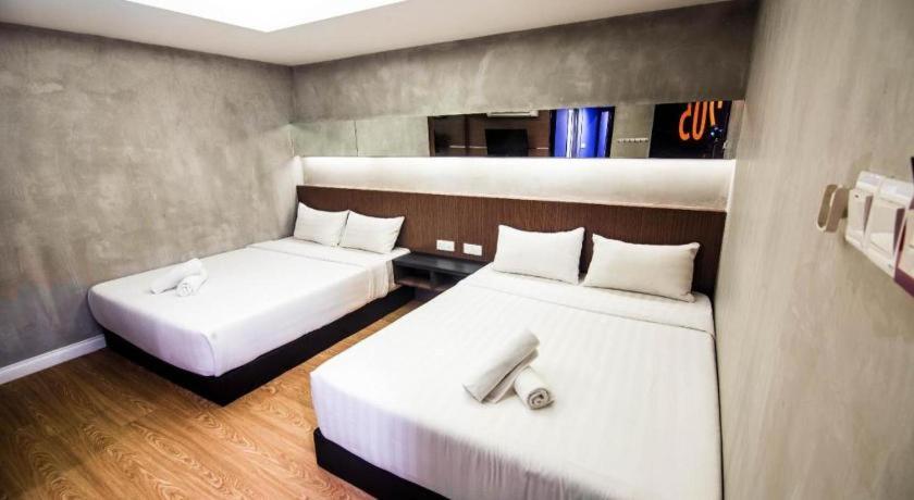 Monaco Boutique Hotel Sadong Jaya Кота-Кинабалу Экстерьер фото