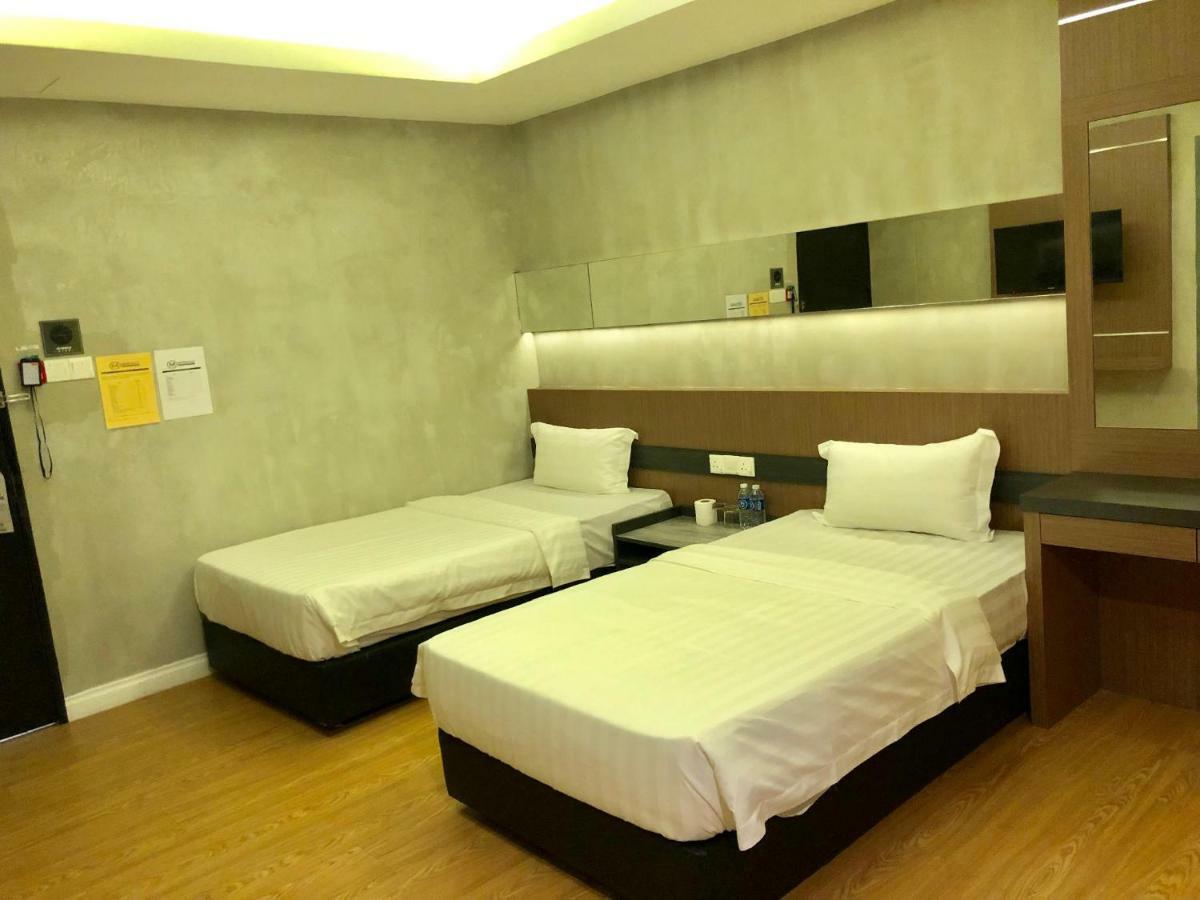 Monaco Boutique Hotel Sadong Jaya Кота-Кинабалу Экстерьер фото